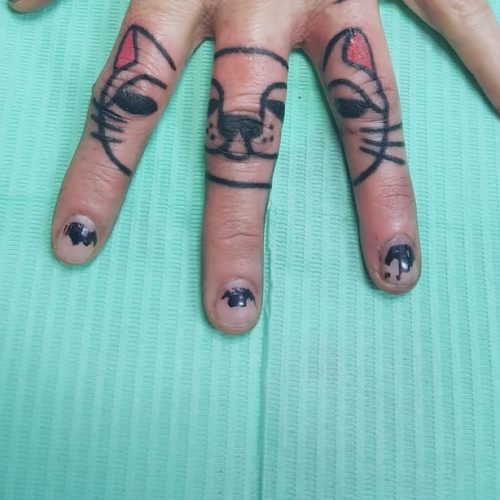 Tatuaggi piccoli su mano Modena