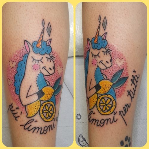 Tatuaggio unicorno colorato